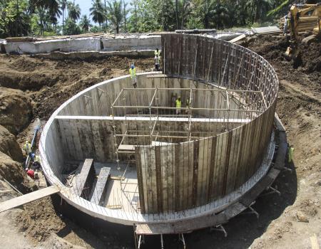 Construction of a round wooden structure