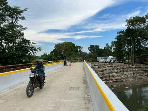 The bridge over the Guacalito River in 2021. Photo: community of Moreno Cañas